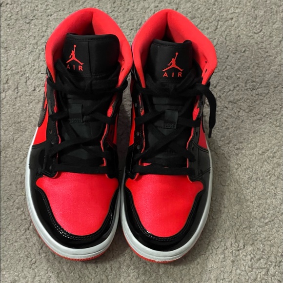 Air Jordan 1 Mid - Picture 3 of 7